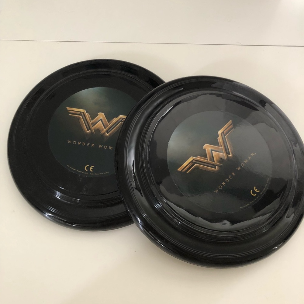 Woner Woman Frisbee